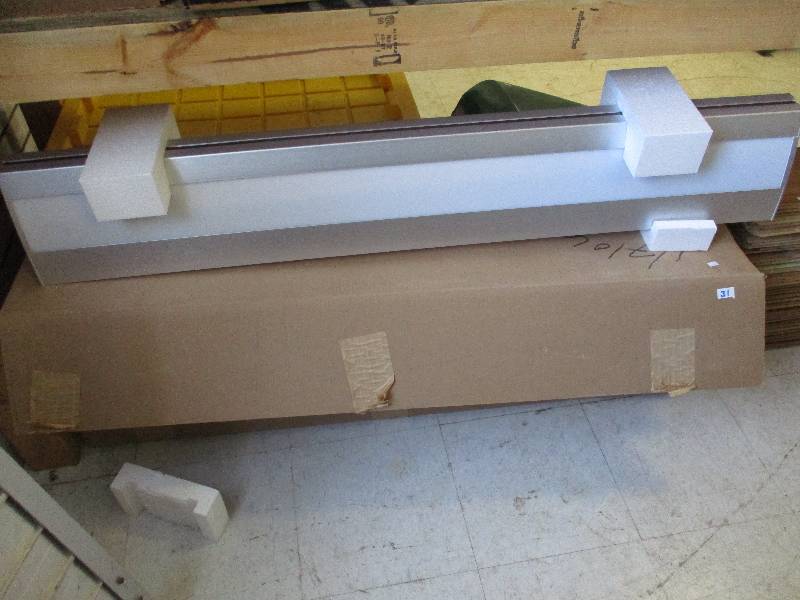lot 31 image: 2 Overhead Lights