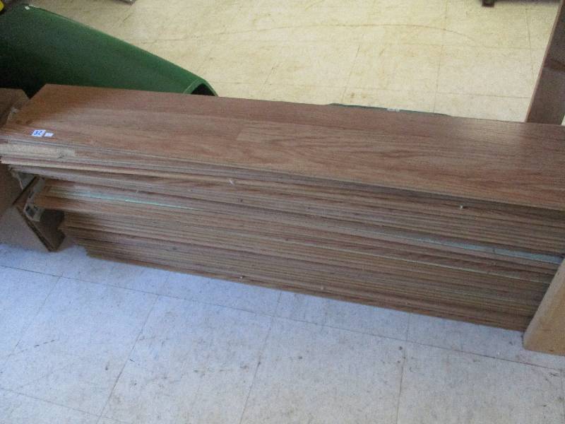 lot 32 image: Interlocking Floor Panels