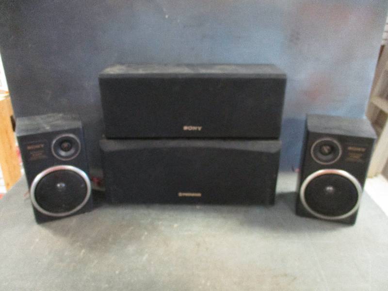 lot 68 image: Speakers
