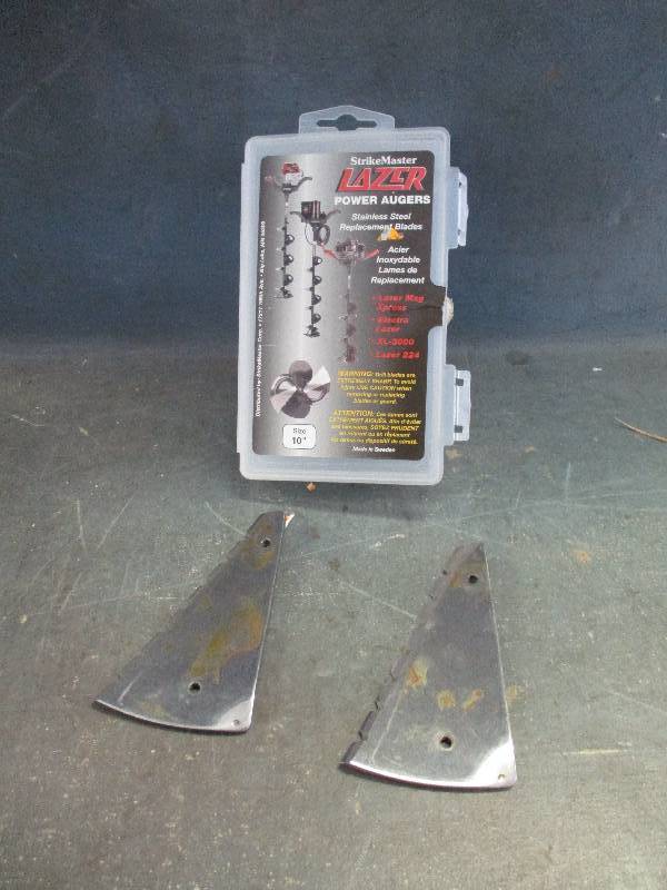 lot 81 image: Power Auger Replacement Blades & Case