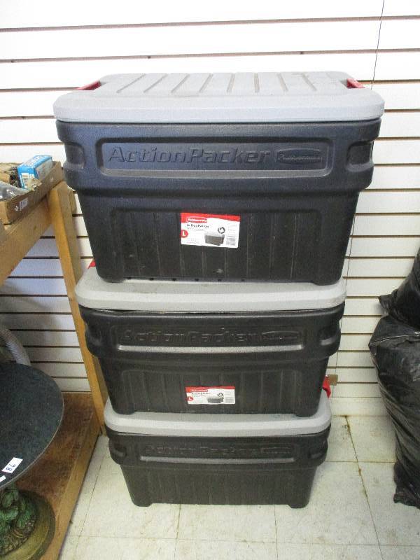 lot 83 image: 3 Rubbermaid Boxes
