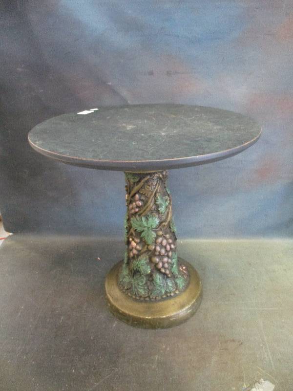 lot 86 image: Dercative Table