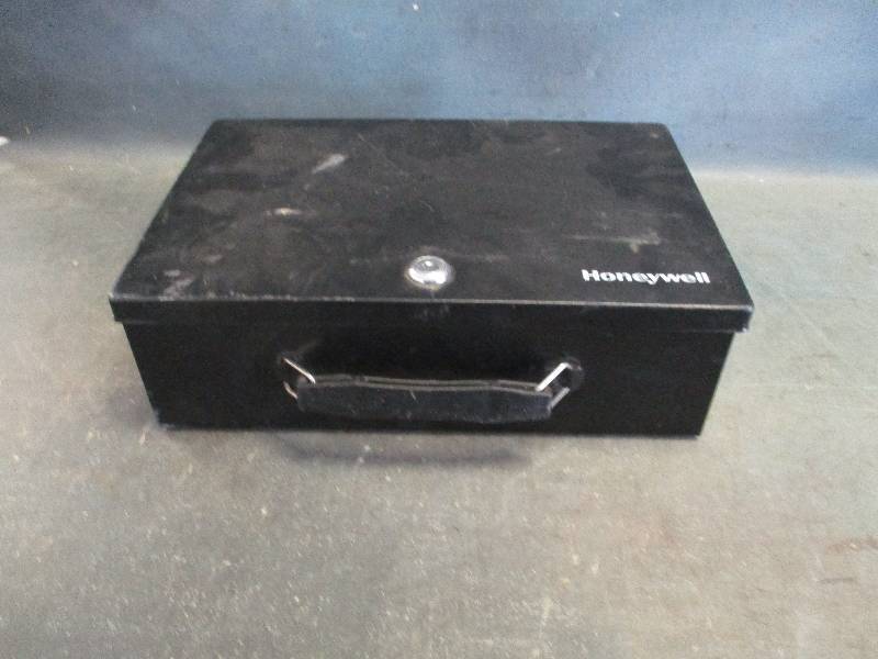 lot 87 image: Honey Well Lock Box