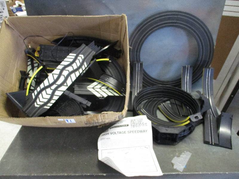 lot 91 image: Ho Scale Electronic Racing Set