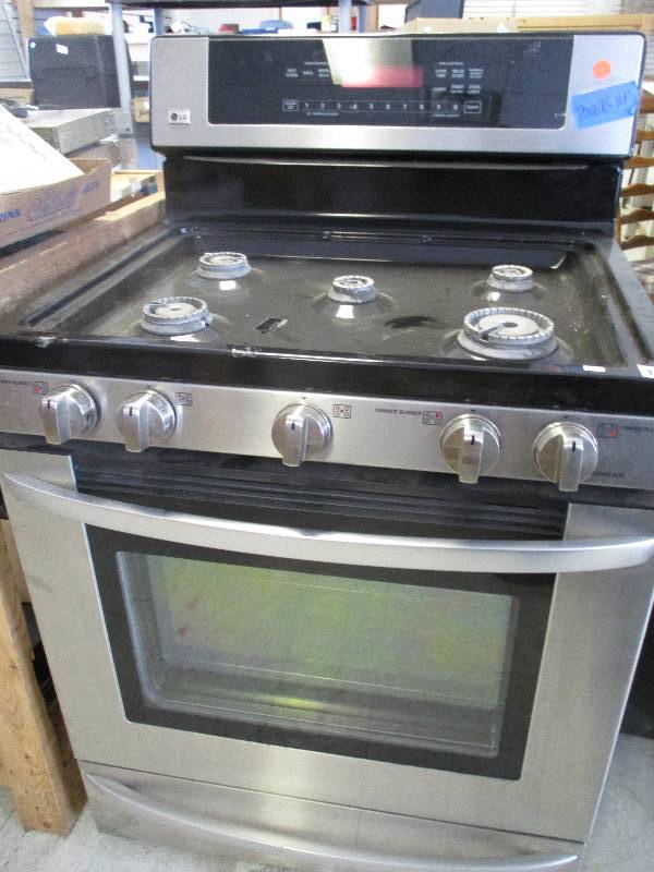 lot 98 image: LG Gas Stove