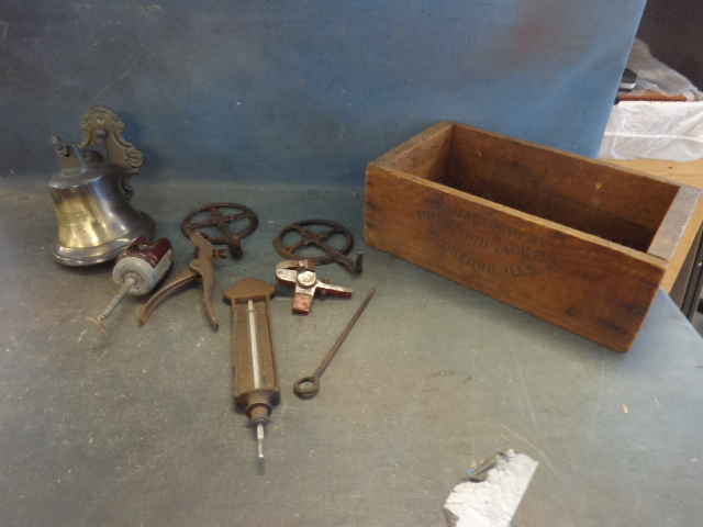 lot 110 image: Old Items