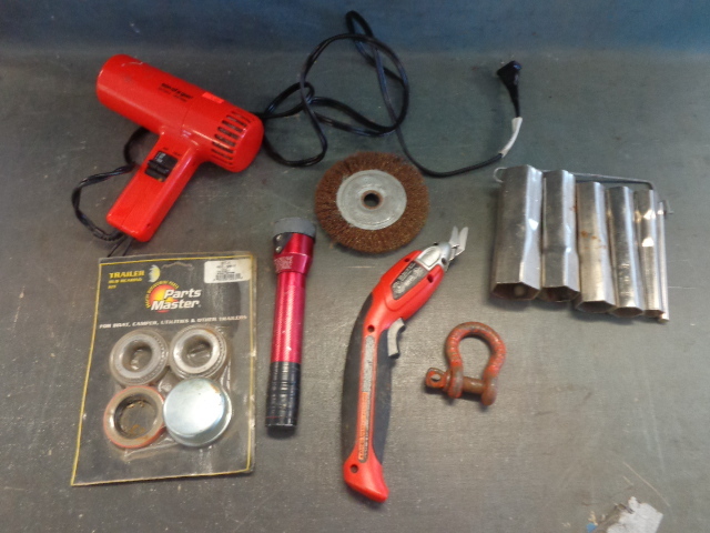lot 115 image: Several Items