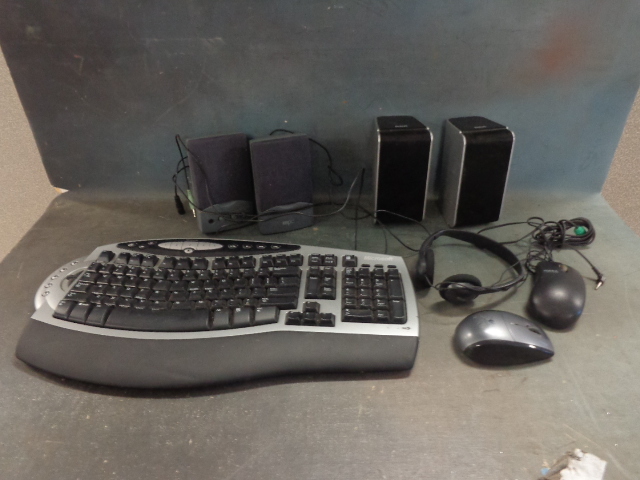 lot 127 image: Computer Hardware