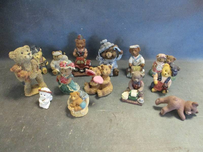 lot 156 image: Bear Figurines