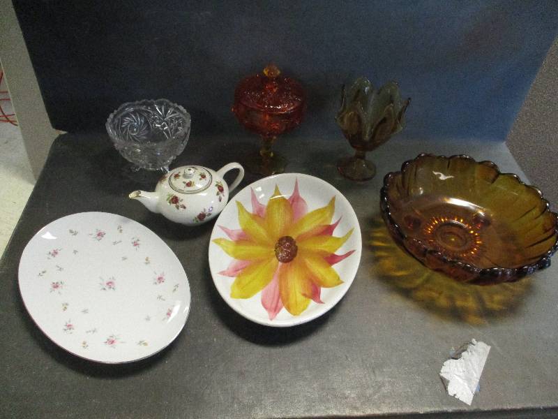 lot 160 image: Platters, Bowls & Candy Dishes