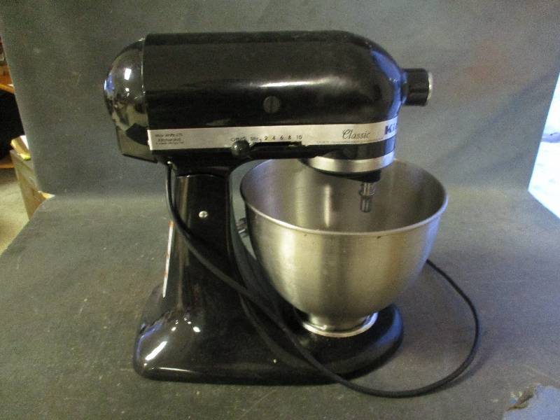 lot 184 image: Kitchen Aid Mixer