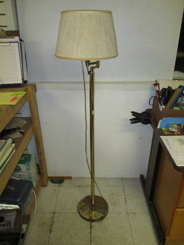 lot 198 image: Standing Lamp