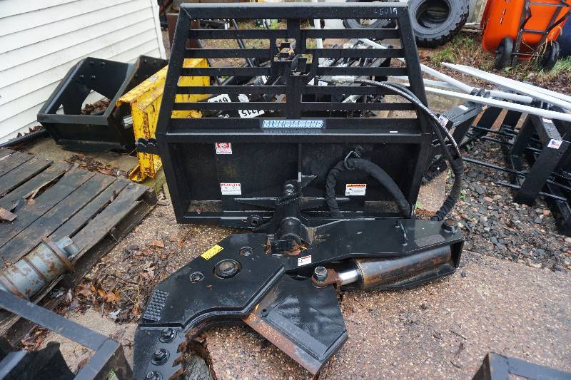 lot 6 image: Blue Diamond Brand Model 128005 Universal Mount Bobcat Skid Loader Skid Steer Hydraulic Tree Sheer Attachment