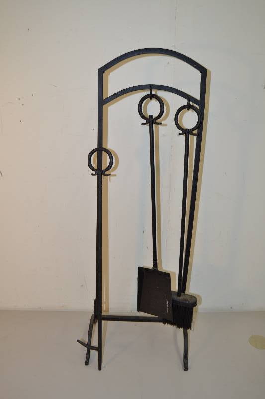 lot 95 image: Fire Place Set