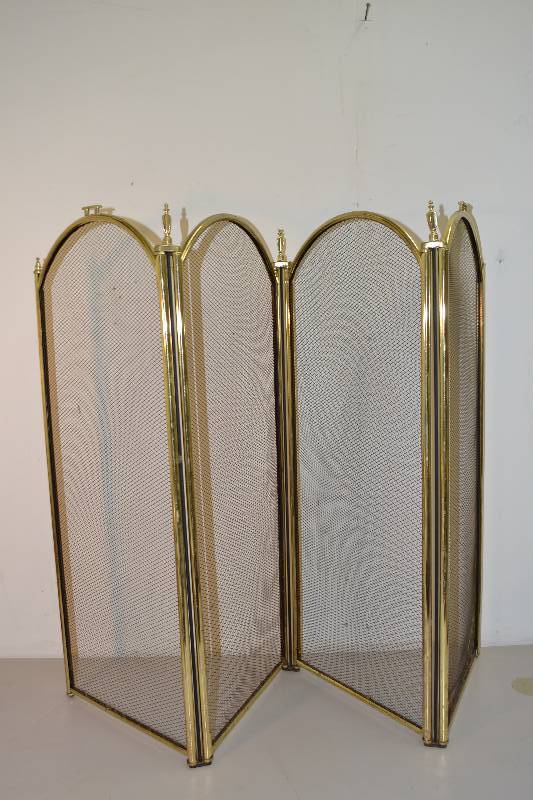 lot 96 image: Fireplace Screen