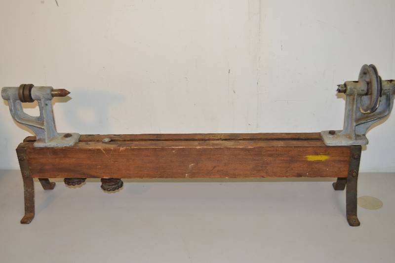 lot 106 image: Vintage Lathe
