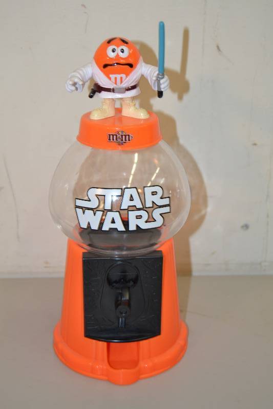 lot 111 image: Star Wars Gumball Bank
