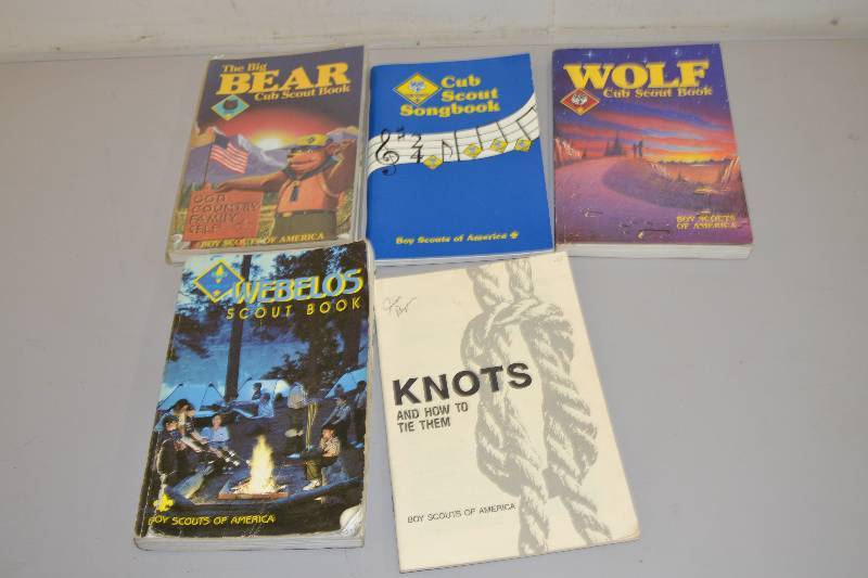 lot 129 image: Boy Scout Books