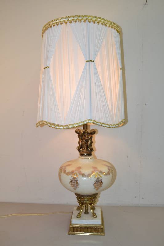 lot 148 image: Lamp