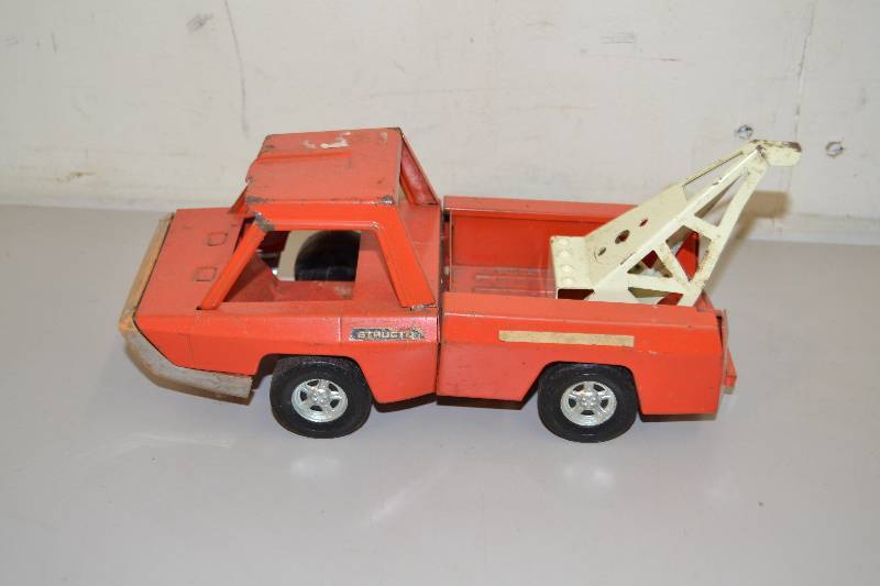lot 155 image: Structo Tow Truck