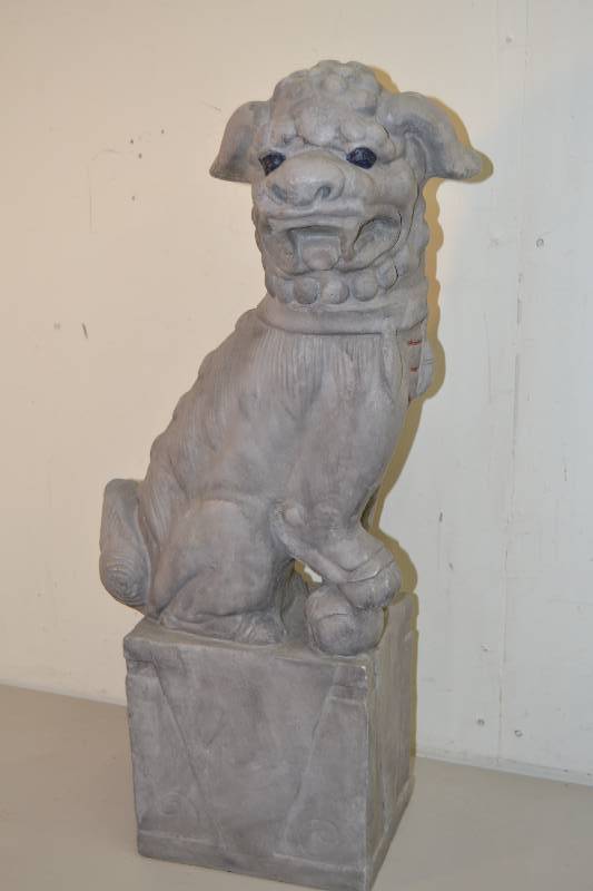 lot 174 image: Chinese Foo Dog Statue