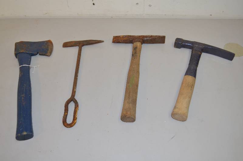 lot 3 image: Hand Tools
