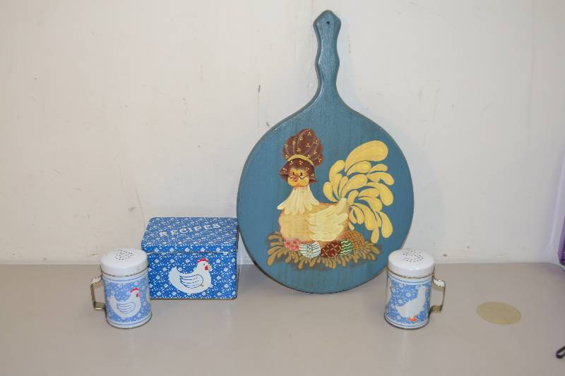 lot 18 image: Kitchen Items