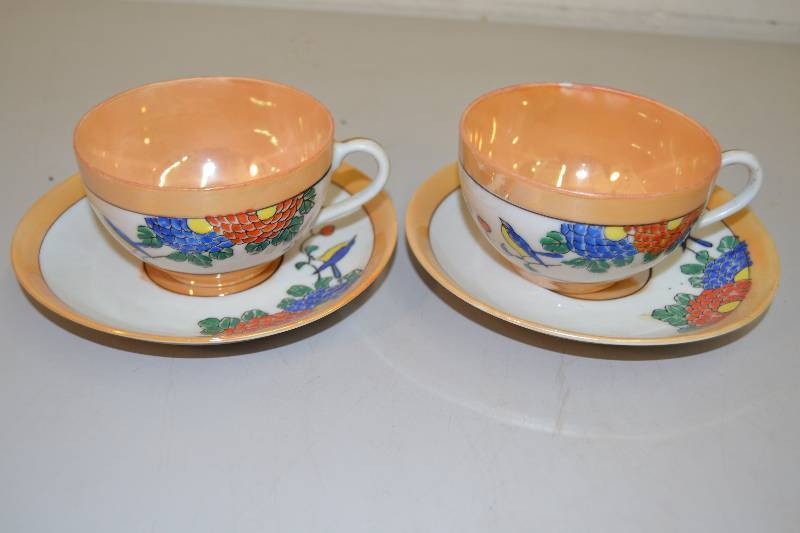 lot 25 image: Tea Cups & Saucers