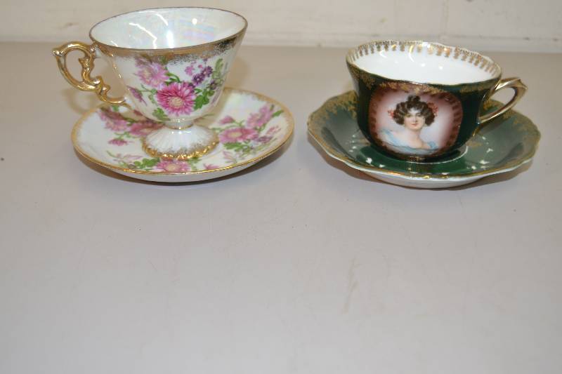 lot 26 image: Tea Cups & Saucers