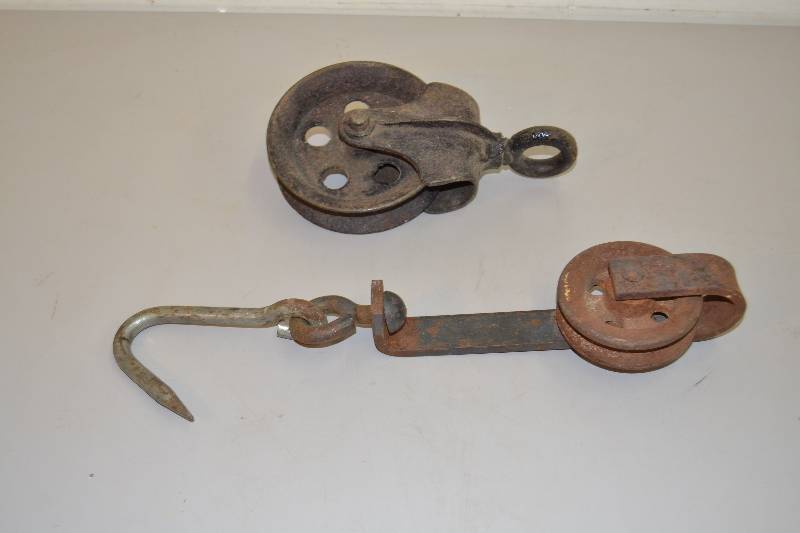 lot 48 image: Pulleys