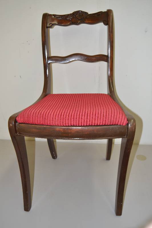 lot 54 image: Chair
