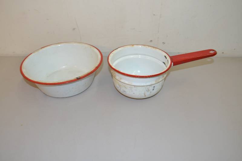 lot 56 image: Enamelware