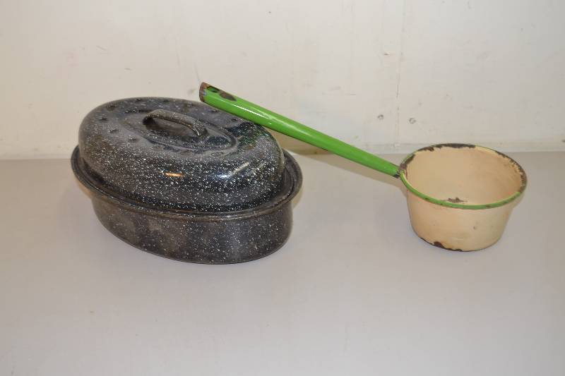 lot 57 image: Enamelware