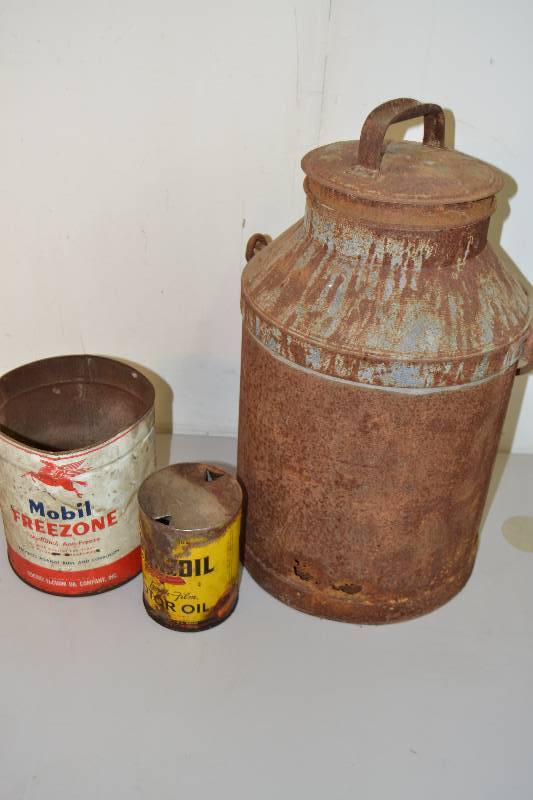 lot 79 image: Vintage Cans
