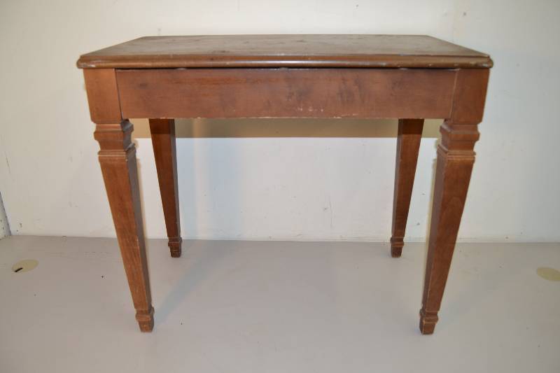 lot 89 image: Piano Bench