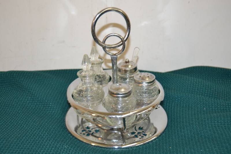 lot 91 image: Condiment Stand