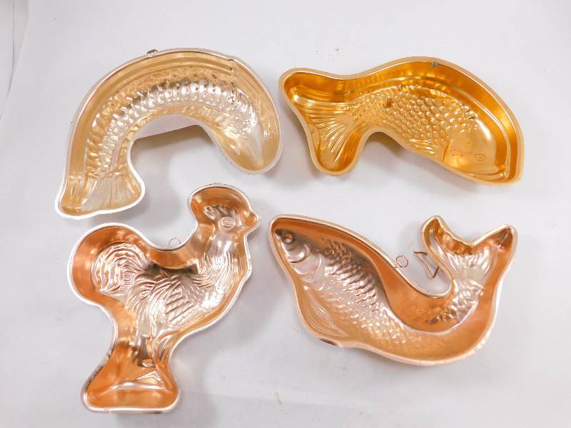 lot 7 image: Vintage Jello Molds