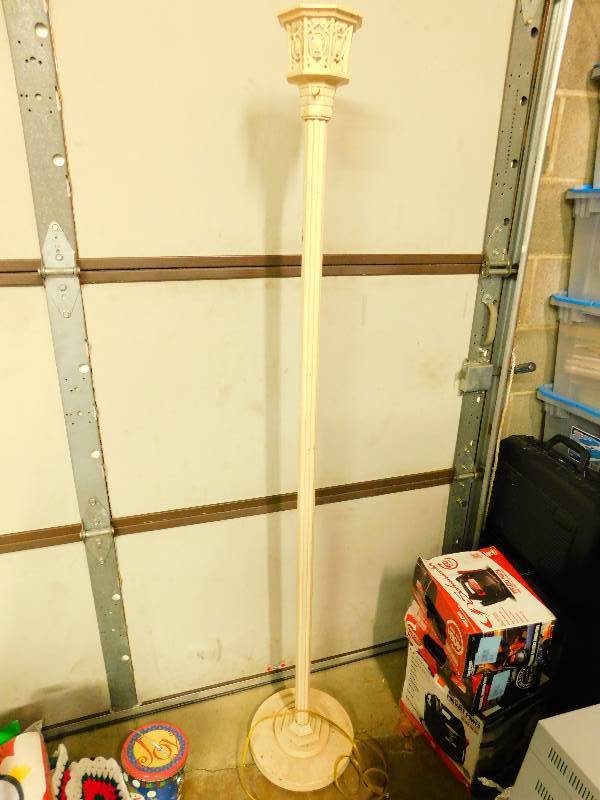lot 14 image: Floor Lamp - Works