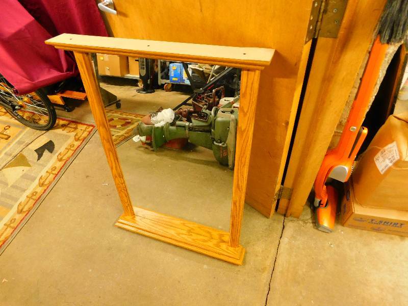 lot 23 image: Framed Mirror