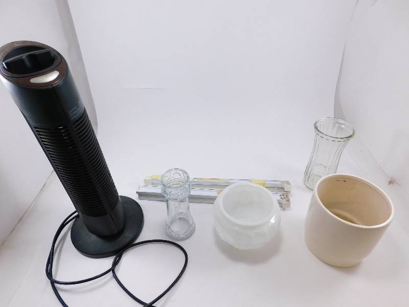 lot 37 image: Lot of Vases, Window Blinds, and air purifier