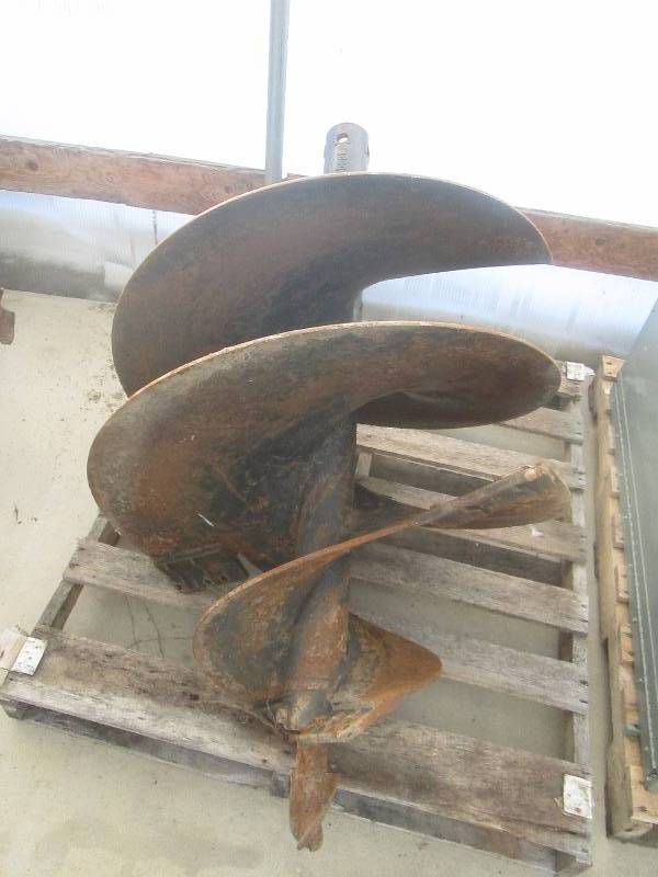 lot 10 image: Skid Loader Auger Blade