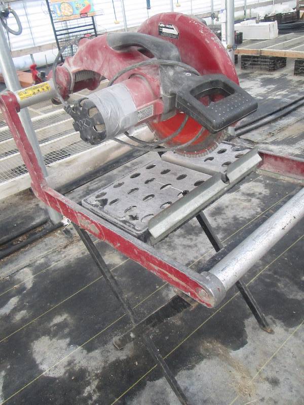 lot 39 image: Brick Saw w Stand