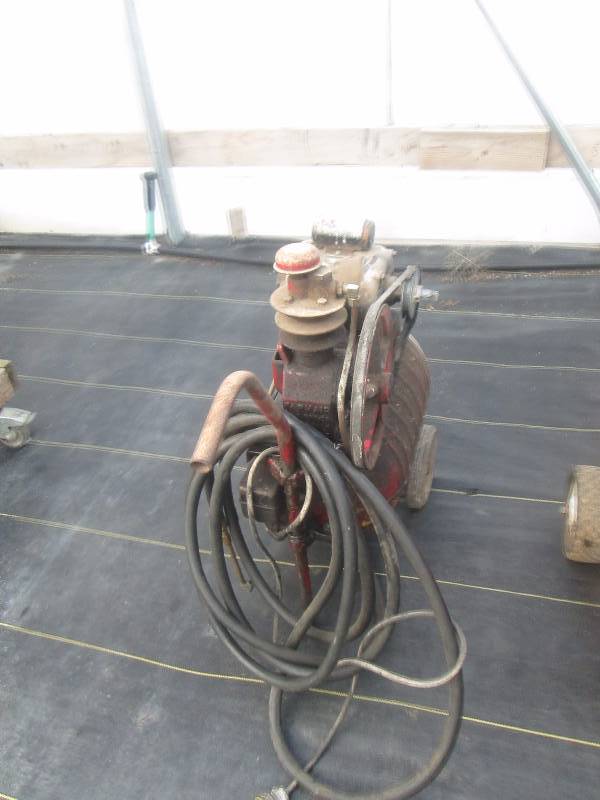 lot 56 image: Air Compressor