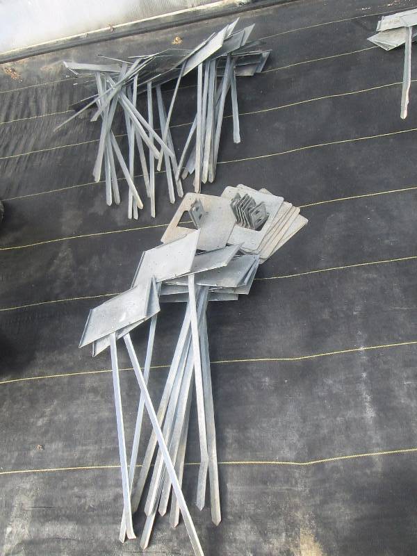 lot 70 image: Plant Markers