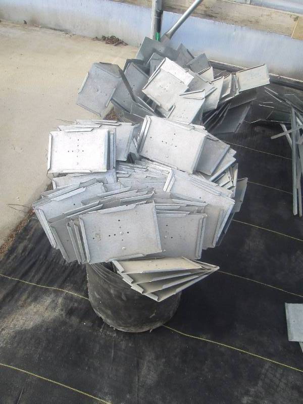 lot 71 image: 2 Buckets of Plant Markers