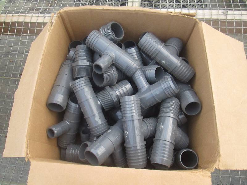 lot 91 image: Box of Plastic Pipe Fittings