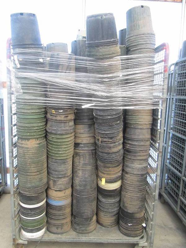 lot 96 image: Plastic Pots