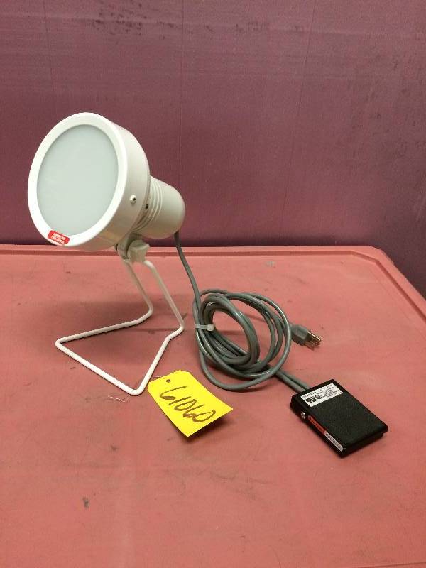 lot 14 image: Surgical Medical Clinic Direct Spot Light Lamp with Treadlite Switch T-91-S Foot Pedal - Both Super Working Condition
