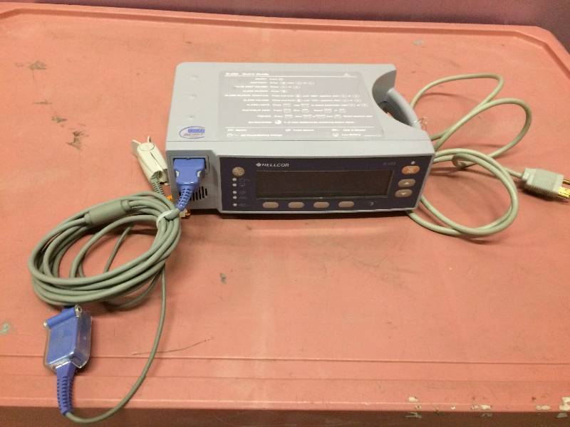 lot 18 image: One Just Sold On Ebay For $350 Nellcor N-595 Pulse Oximeter - Excellent & Works