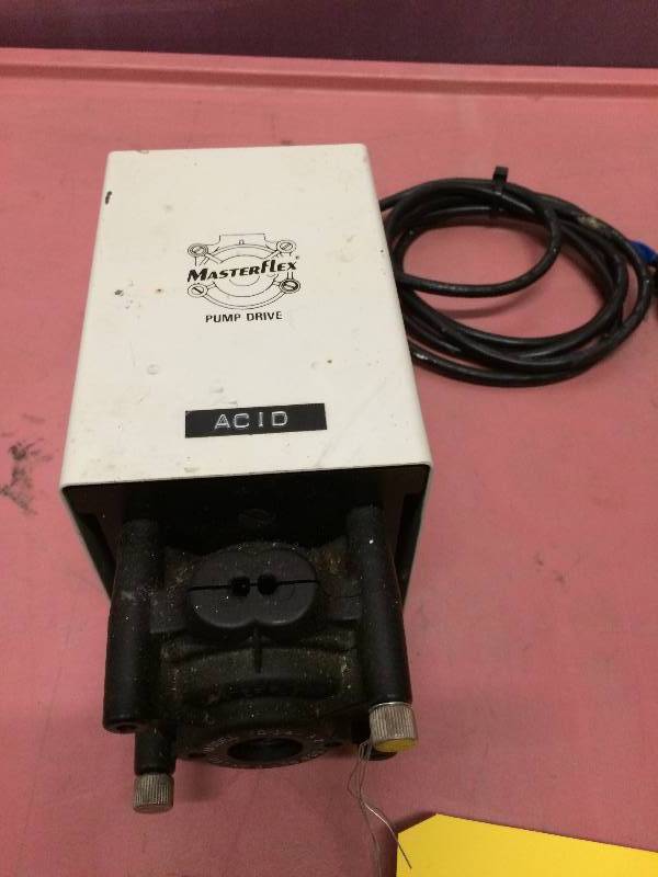 lot 24 image: Cole Parmer 7543-30 Masterflex pump 30 Rpm - Super Condition - White - Runs
